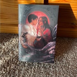 Illumicrate The Isle in the Silver Sea